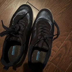 Geox spherica shoes like new